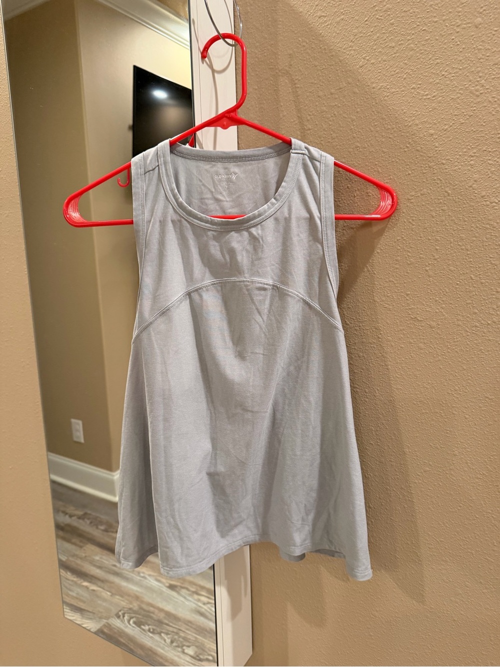 Old Navy Light Gray Sleeveless Tank Top